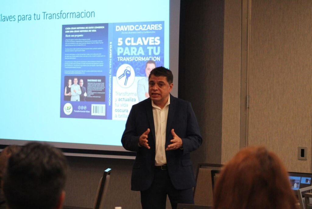 David Cazares en conferencia